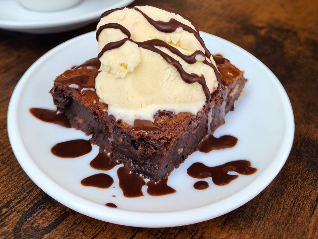brownie de chocolate, comida argentina, martín fierro